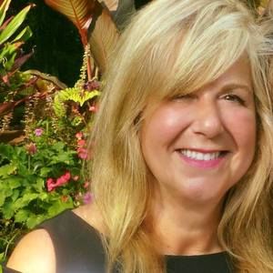 Meet your Posher, Elena